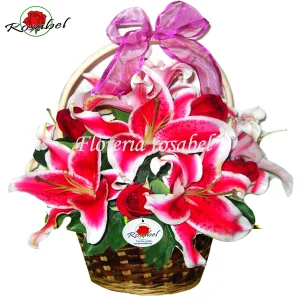 Canasta de Rosas y Liliums, para regalos de cumpleaños y de amor