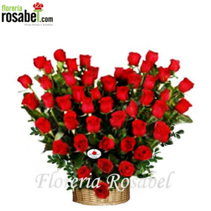 Arreglos Florales con 50 Rosas rojas 