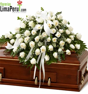 Manto fúnebre de rosas blancas para ataúd con delivery en Lima
