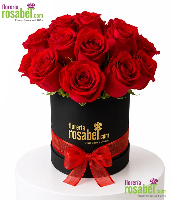 Sombrerera media con 12 rosas rojas frescas con delivery el mismo día en Lima